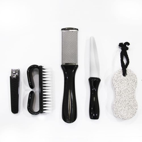 Kit pedicure masculino com 5 itens: escova, cortador de unha, lixas e pedra-pomes